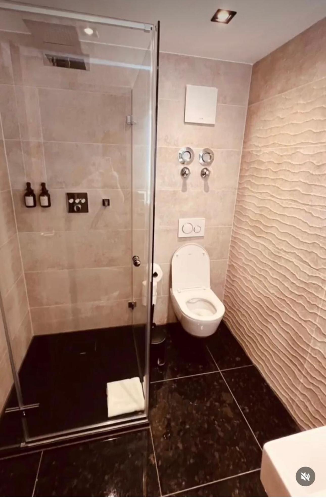 Akropolis Hotel Нюрнберг Екстер'єр фото